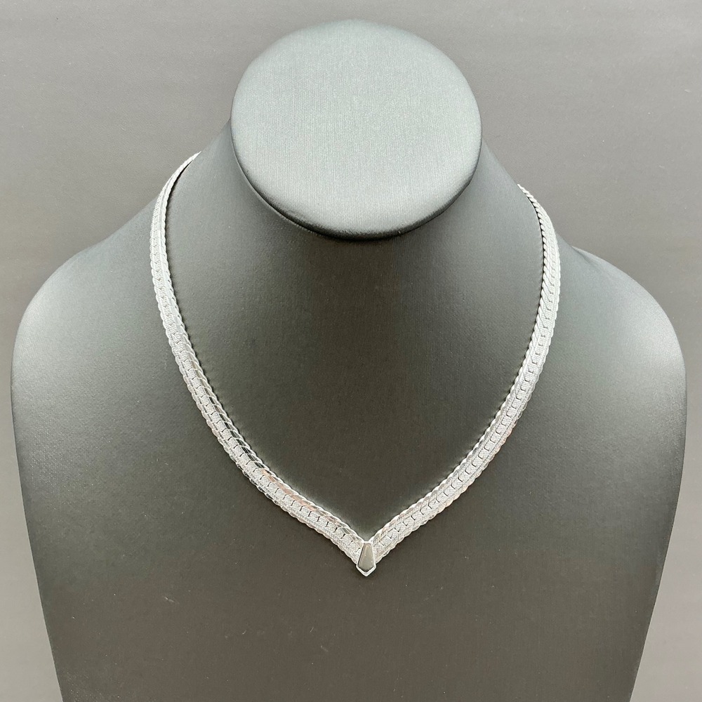 Vintage Napier Necklace Silver Tone Textured Herringbone Chevron V Collar Signed
